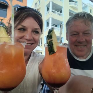 Cheers from Curaçao! #simonewalshartist