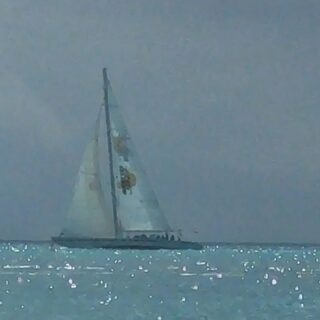 Storm brewing on a jewelled Caribbean sea....
#seascapes #seascapes_lovers #caribbeansea #irishart